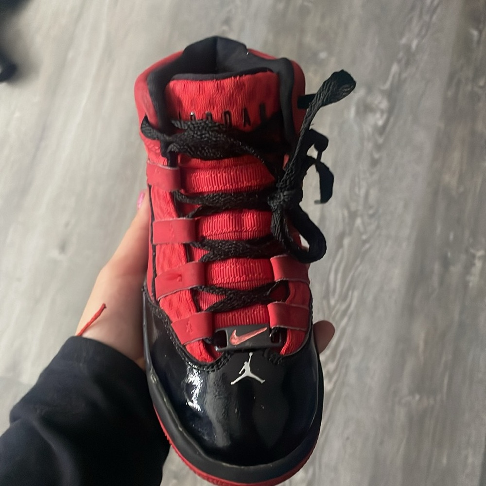 Jordan 6 - Picture 2 of 5
